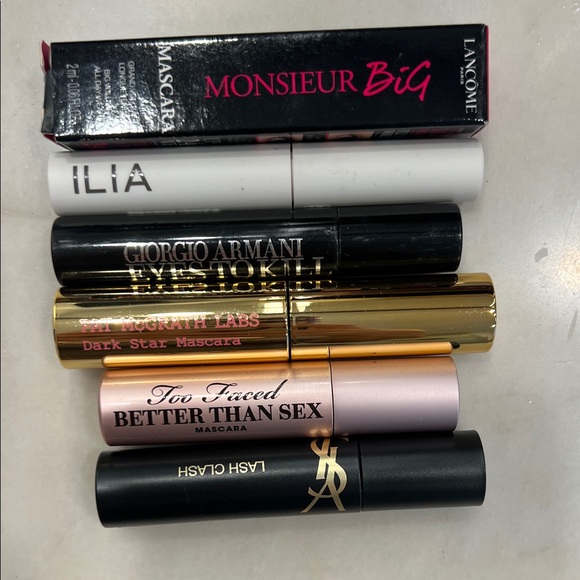 Giorgio Armani Eyes To Kill Mascara - Black in set